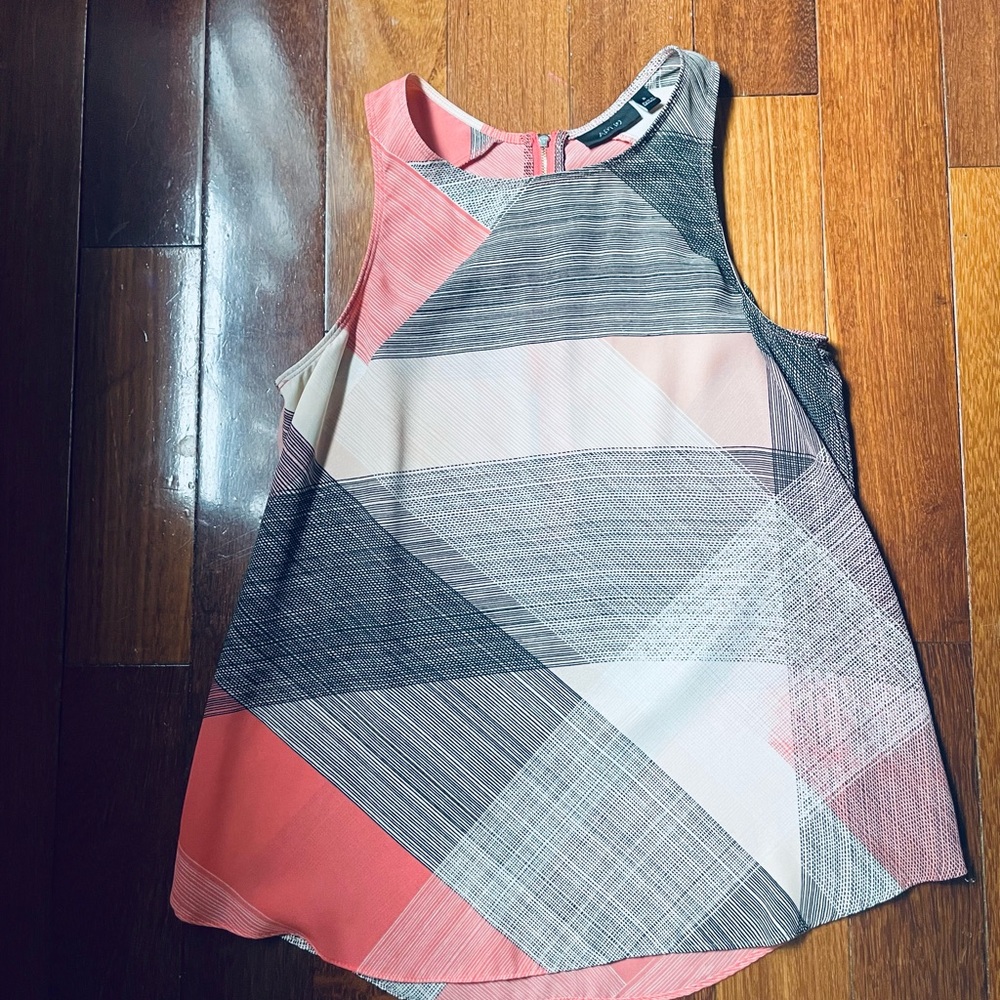 Geometric Patterned Sleeveless Top